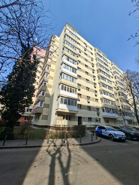 Obor, Colentina, Teiul Doamnei vav Sectia 7 Politie, 15 min., metrou